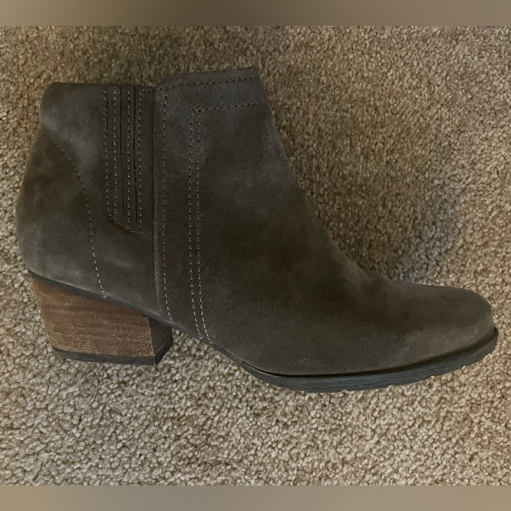 Brown ankle boots